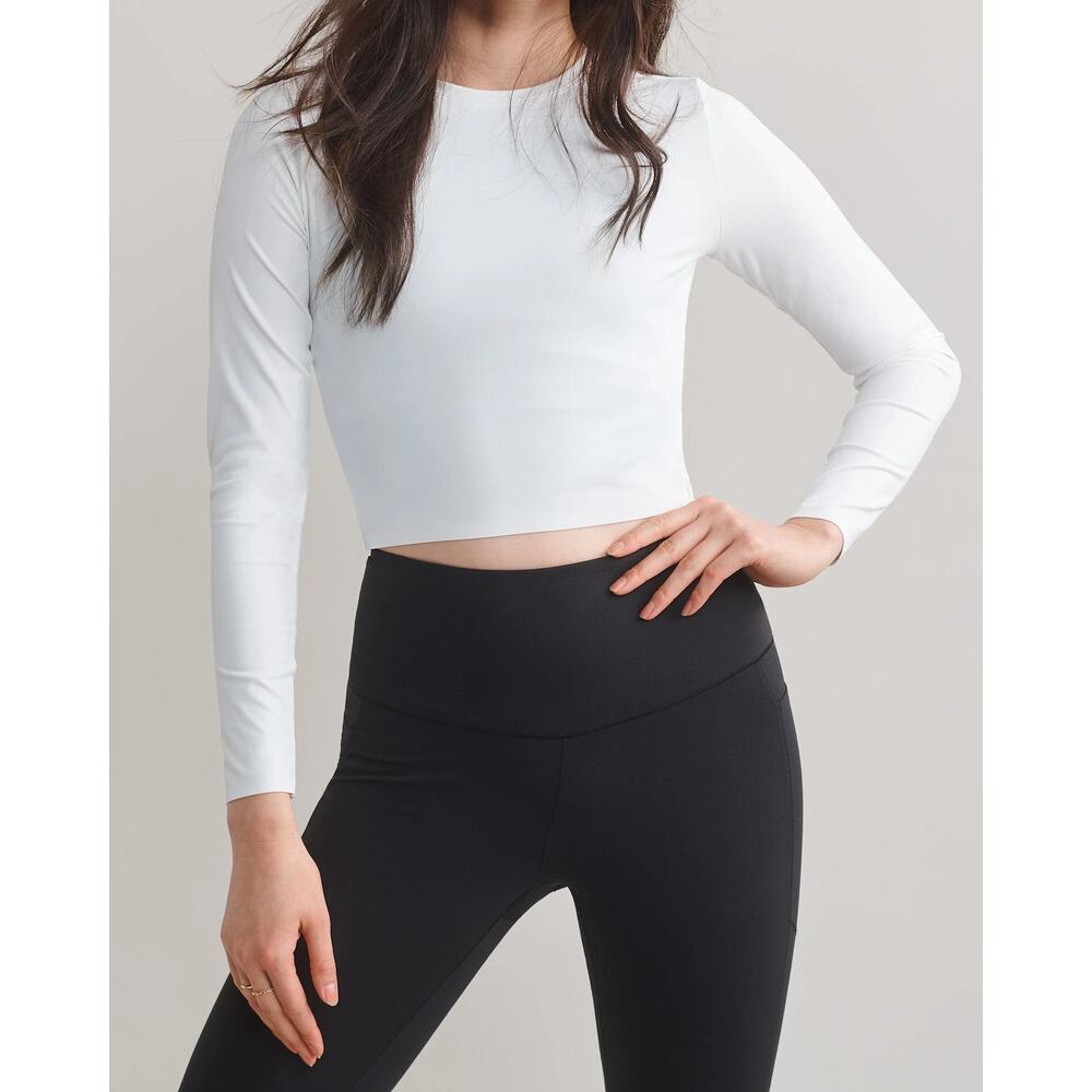 Rhone Serene Fitted Long Sleeve Shirt size Medium Snow White Cropped